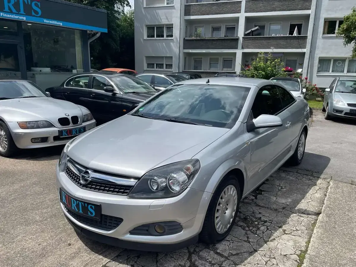 Gebraucht Opel Astra Edition 105 PS (77 kW) 2008 Starsilber iii m2 Cabrio