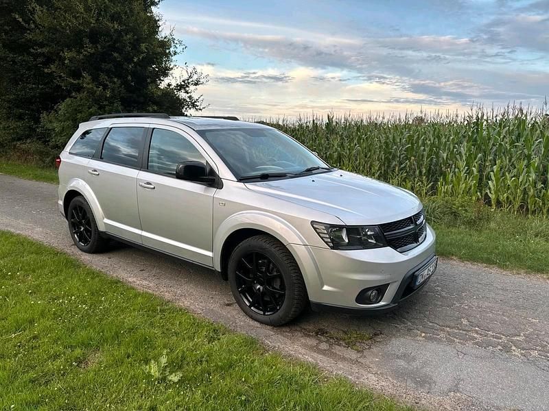 Silber Gebraucht 2014 Fiat Freemont SUV | 7.490 € (Guter Preis) - Bild 1/4