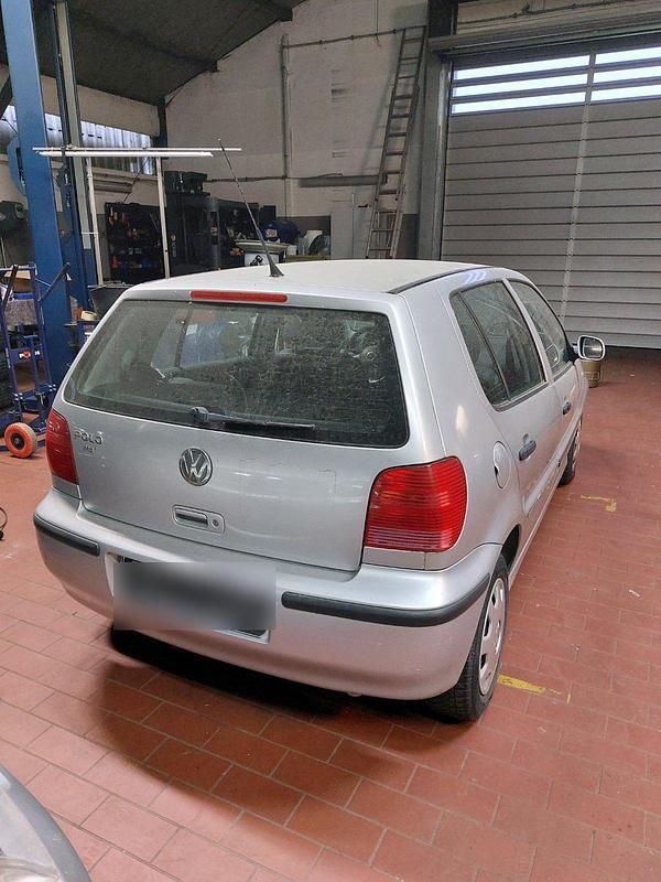 Gebraucht VW Polo 60 PS (44 kW) 2001 Silber Kleinwagen