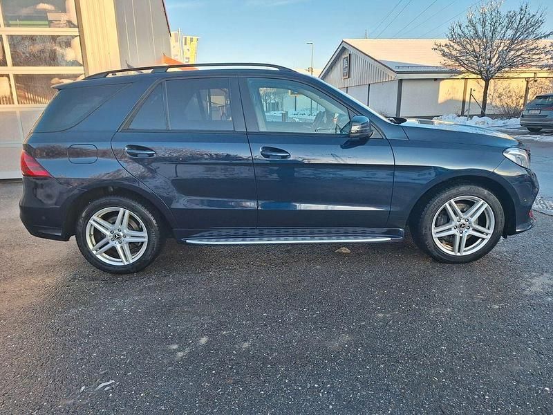 Blau Gebraucht 2018 Mercedes GLE350 SUV | 24.500 € (Superpreis) - Bild 1/4