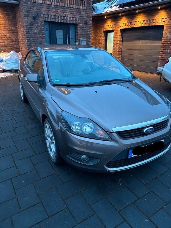 Braun Gebraucht 2009 Ford Focus Cabriolet Titanium Cabrio | 4.600 € (Fairer Preis) - Bild 1/4