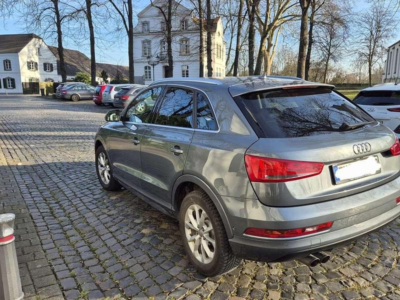 Gebraucht Audi Q3 Design 150 PS (110 kW) 2017 Grau SUV
