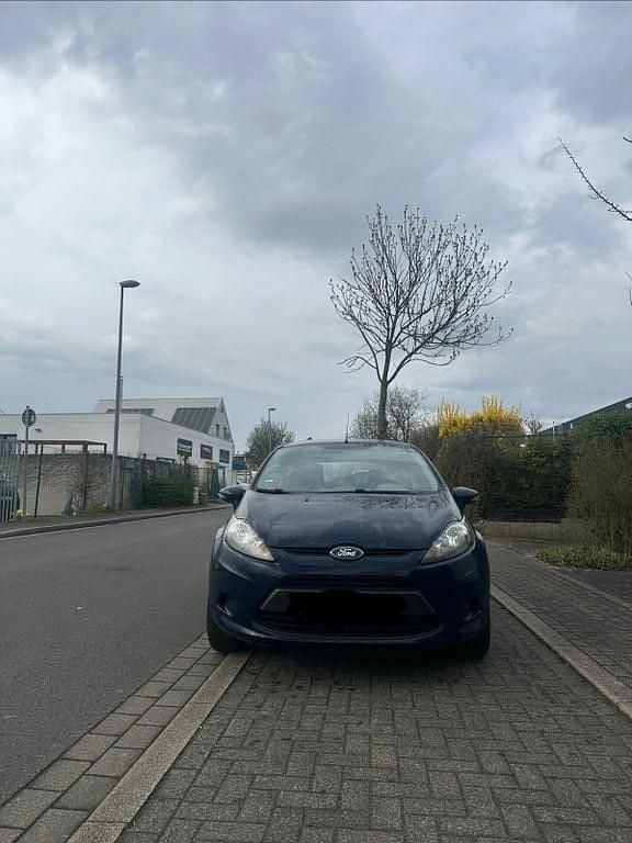 Gebraucht Ford Fiesta 60 PS (44 kW) 2011 Blau Kleinwagen