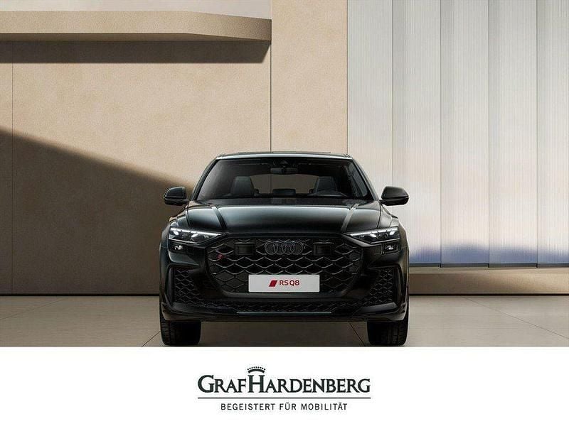 Schwarz Neu 2025 Audi RS Q8 Comfort SUV | 127.614 € (Superpreis) - Bild 1/4