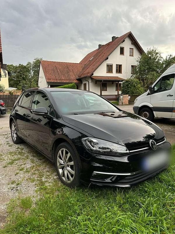Schwarz Gebraucht 2020 VW Golf VII Highline Kleinwagen | 20.000 € (Fairer Preis) - Bild 1/4