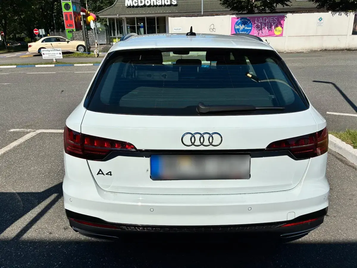 Gebraucht Audi A4 S-Line 204 PS (150 kW) 2024 Weiß Kombi