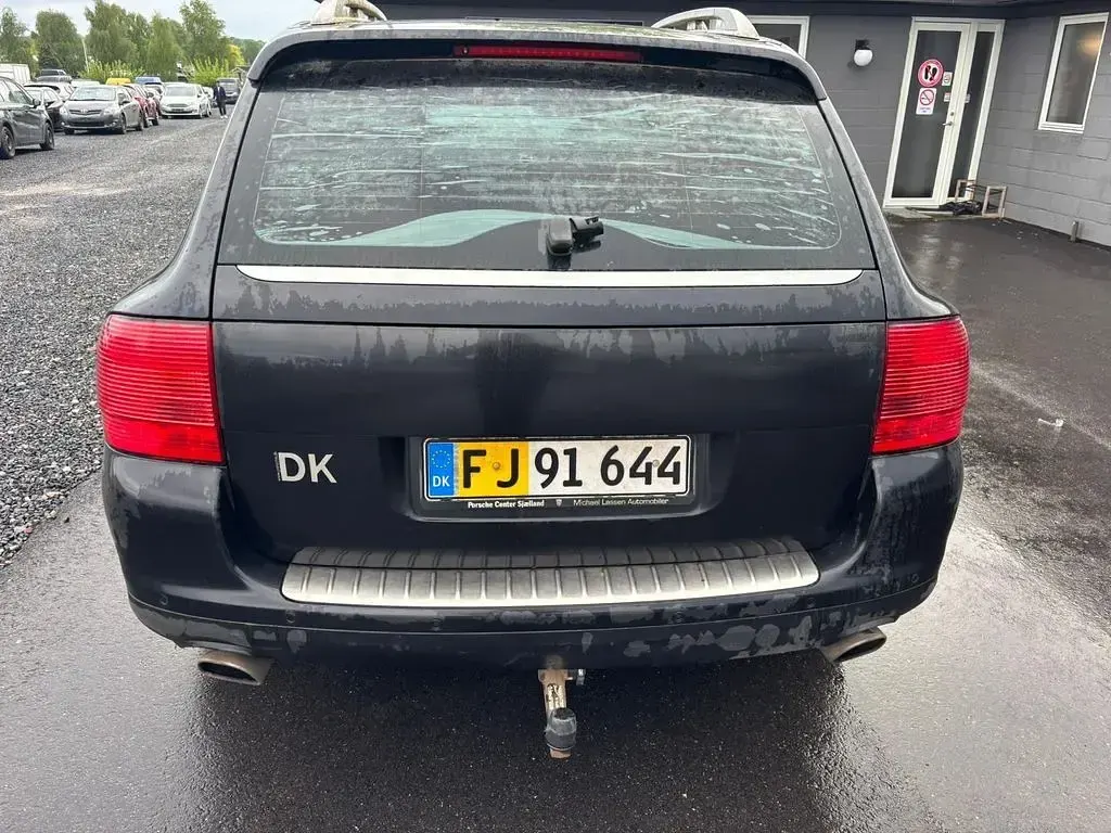Używany Porsche Cayenne Basis 250 KM (183 kW) 2006 Czarny SUV