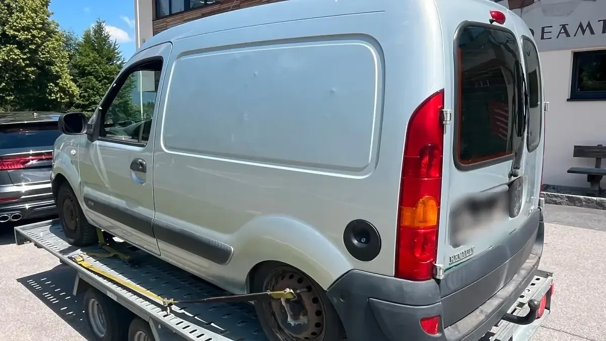 Gebraucht Renault Kangoo 61 PS (44 kW) 2007 Silber Van / Kleinbus
