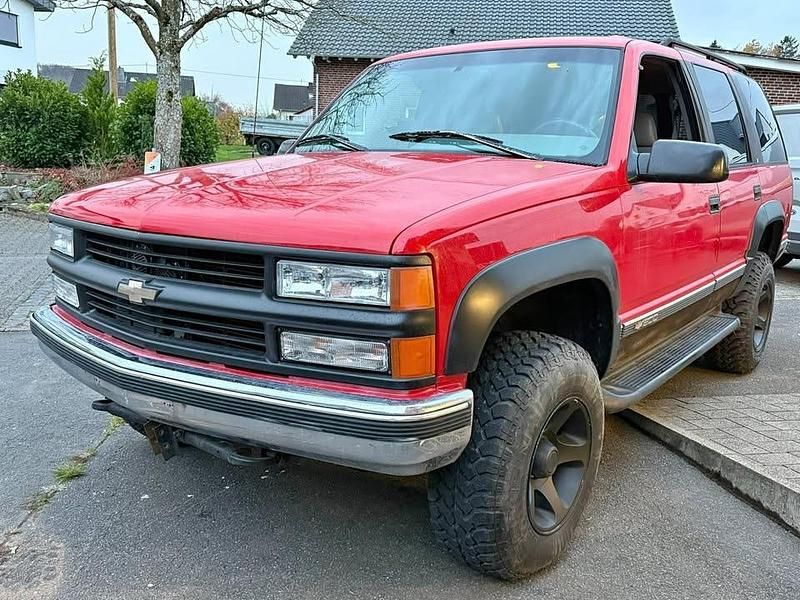 Rot Gebraucht 1996 Chevrolet Tahoe SUV | 9.650 € - Bild 1/4