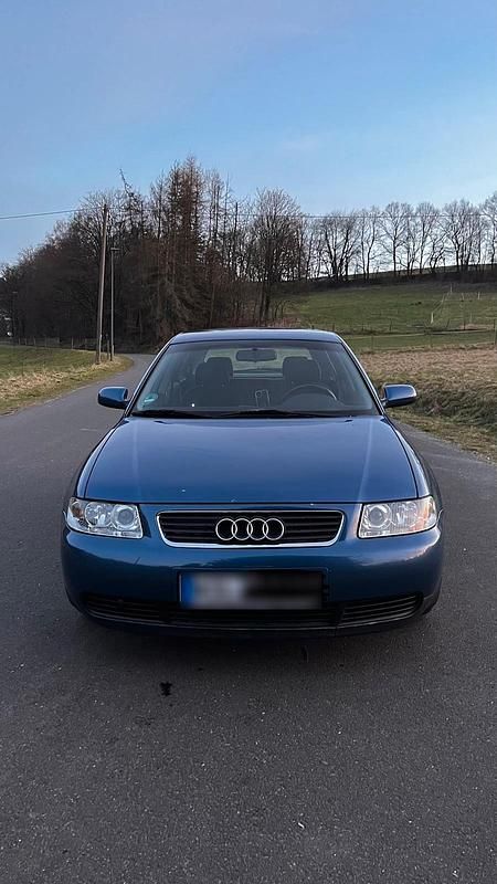 Gebraucht Audi A3 Ambiente 102 PS (75 kW) 2001 Blau Kleinwagen