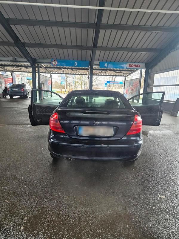 Gebraucht Mercedes C200 142 PS (104 kW) 2003 Blau Coupé