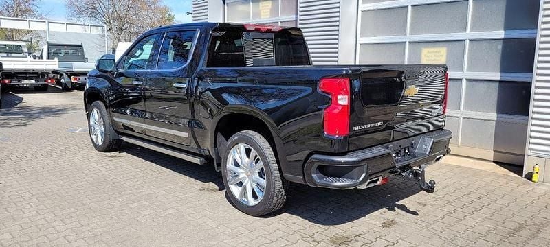 Neu Chevrolet Silverado 426 PS (313 kW) 2026 Schwarz SUV