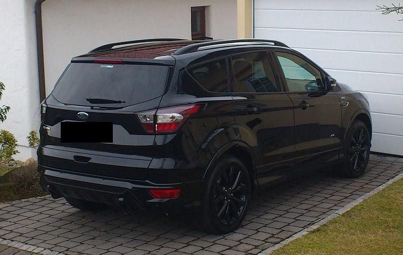 Schwarz Gebraucht 2017 Ford Kuga ST-Line SUV | 14.000 € (Fairer Preis) - Bild 1/4