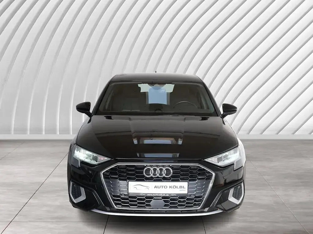 Gebraucht Audi A3 Advanced 150 PS (110 kW) 2022 Mythosschwarz metallic Limousine