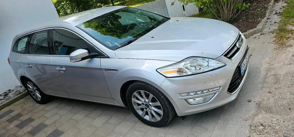 Gebraucht Ford Mondeo 163 PS (119 kW) 2011 Silber Kombi