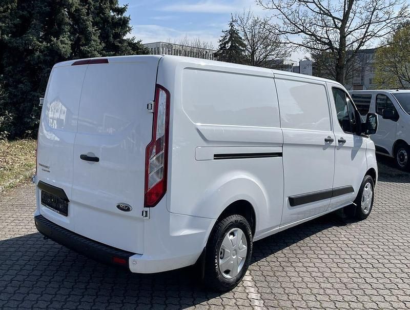 Gebraucht Ford Transit Custom 105 PS (77 kW) 2022 Weiß Van / Kleinbus