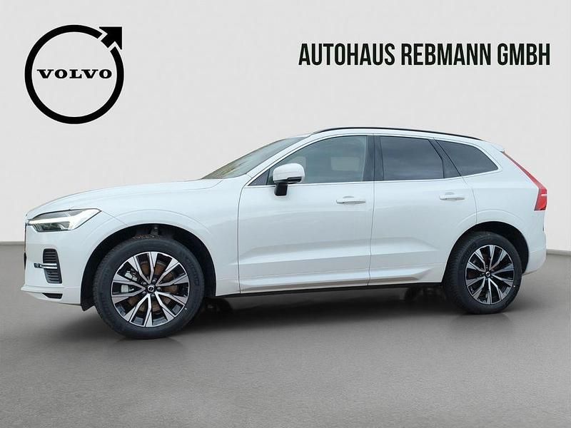Gebraucht Volvo XC60 Core 197 PS (144 kW) 2024 Crystal white / metallic SUV
