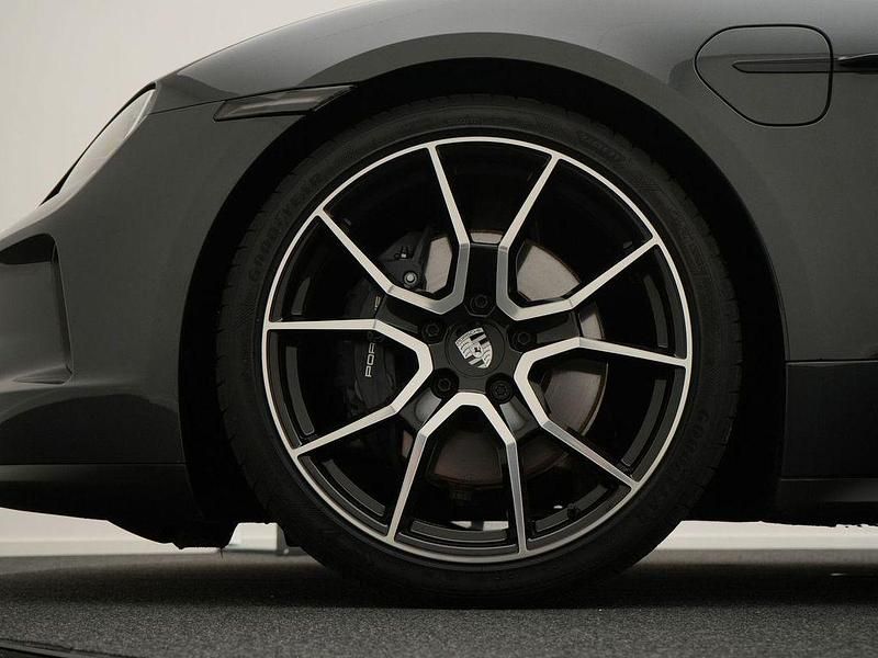 Gebraucht Porsche Taycan Performance Package 300 kW (408 PS) 2024 Grau Limousine