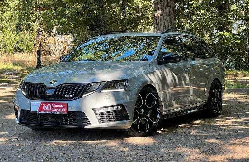 Grau Gebraucht 2018 Skoda Octavia RS Kombi | 21.999 € (Fairer Preis) - Bild 1/4