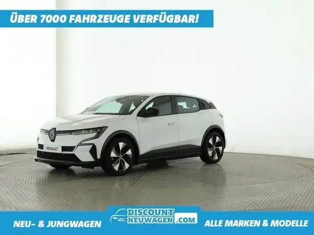 Arktisweiß Gebraucht 2022 Renault Mégane Equilibre Limousine | 19.890 € (Guter Preis) - Bild 1/4