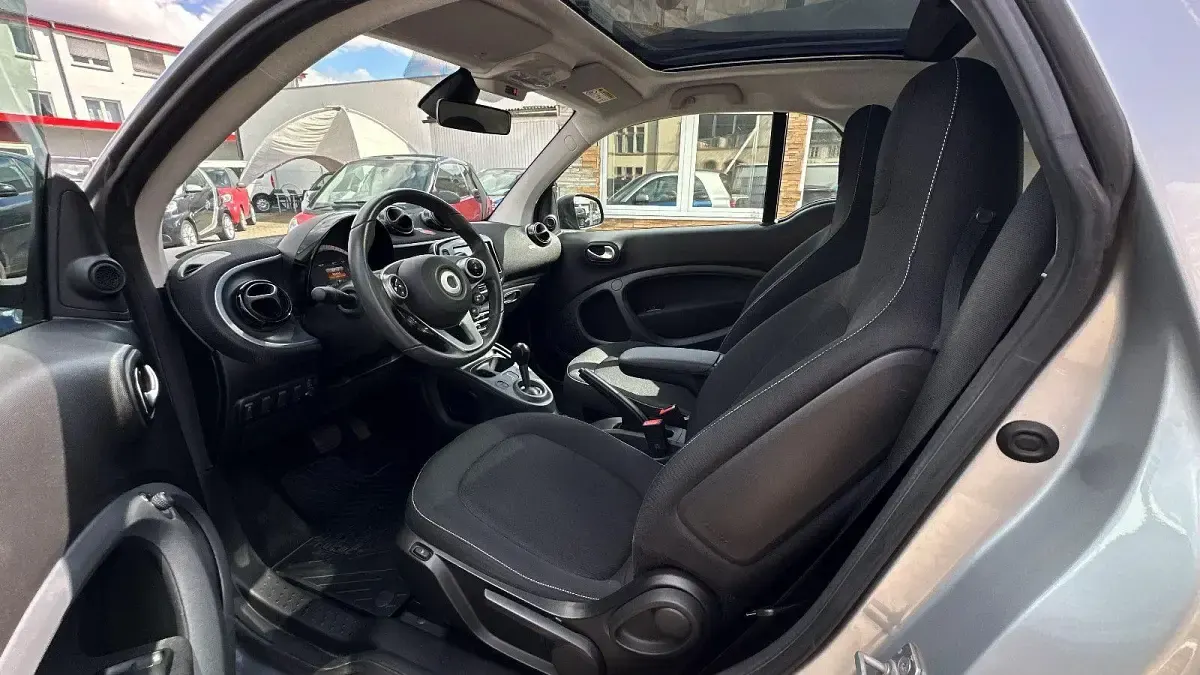 Używany Smart ForTwo Coupé 71 KM (52 kW) 2016 Niebieski Coupe