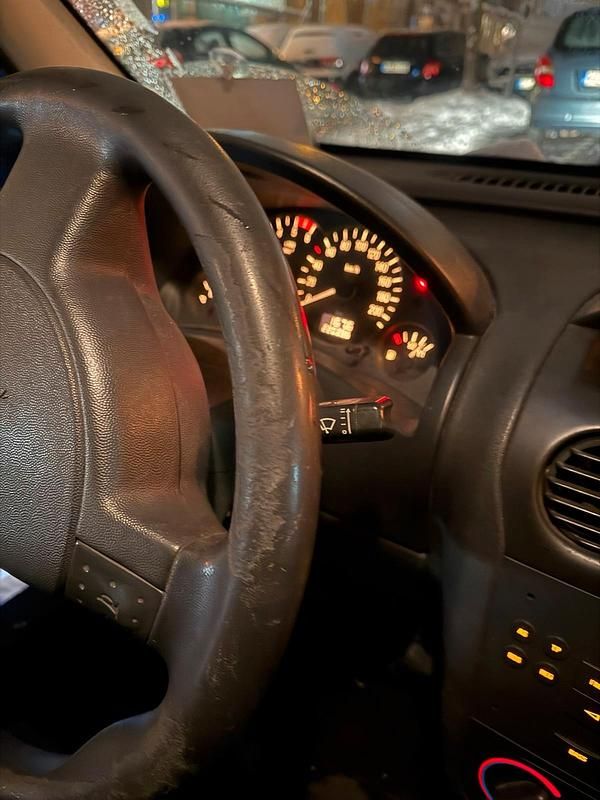 Usata Opel Combo 90 CV (66 kW) 2006 Blu Monovolume