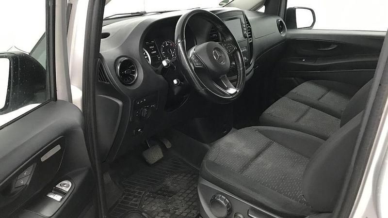 Gebraucht Mercedes Vito 163 PS (119 kW) 2021 Silber Van