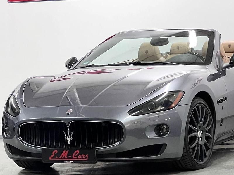 Grau Gebraucht 2013 Maserati GranCabrio Cabrio | 44.990 € - Bild 1/4