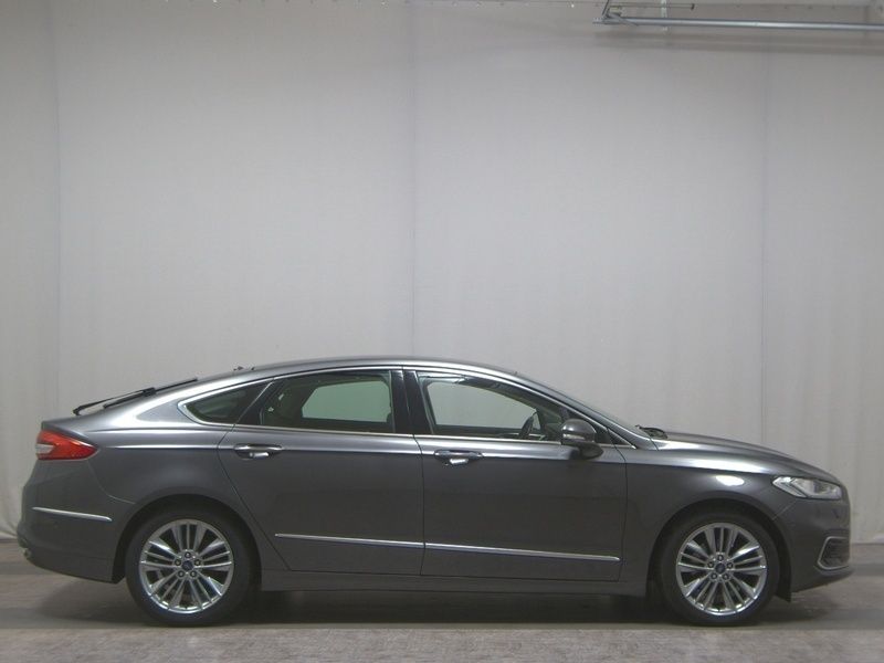 Grau Gebraucht 2019 Ford Mondeo Vignale Limousine | 15.980 € (Fairer Preis) - Bild 1/4