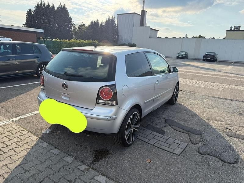 Gebraucht VW Polo Sportline 101 PS (74 kW) 2005 Silber Kleinwagen
