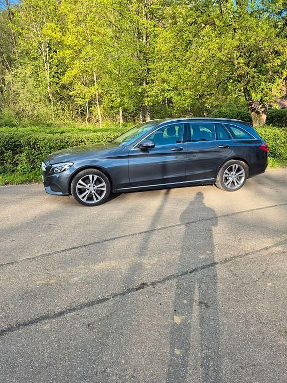 Second-hand Mercedes E250 204 CP (150 kW) 2016 Gri Berlinǎ