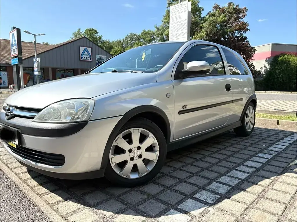 Gebraucht Opel Corsa Njoy 75 PS (55 kW) 2002 Silber Kleinwagen