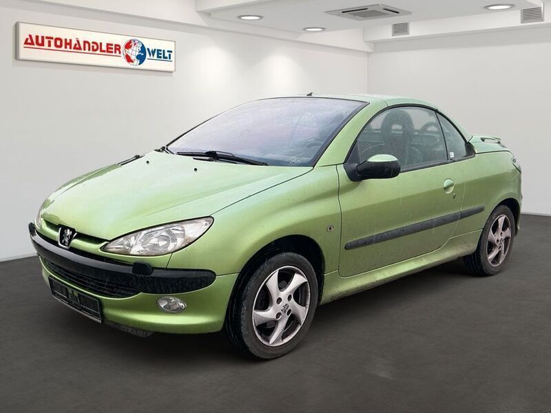 Grün Gebraucht 2001 Peugeot 206 CC Platinum Cabrio | 599 € (Superpreis) - Bild 1/3