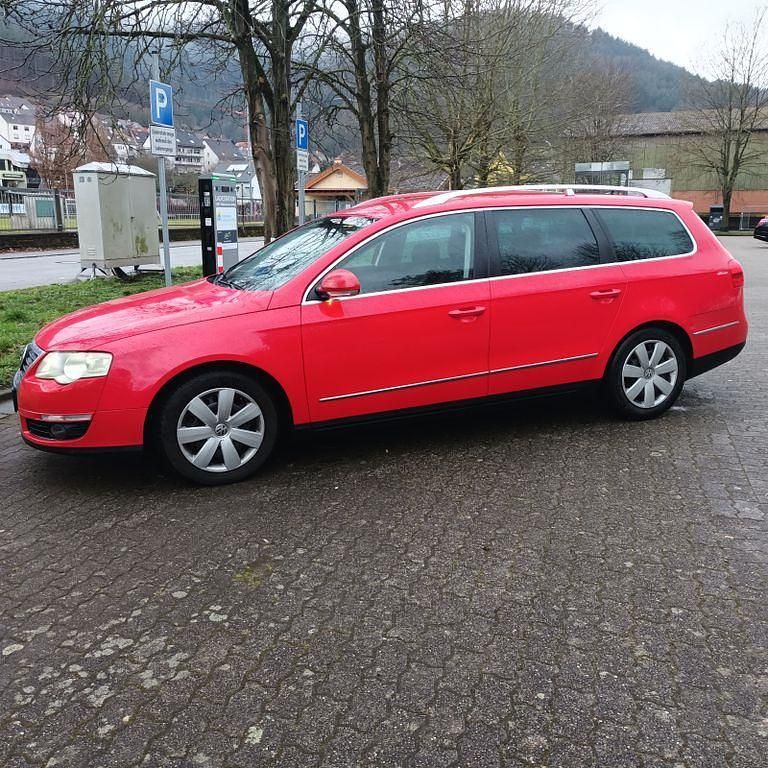 Rot Gebraucht 2006 VW Passat Kombi | 2.300 € (Guter Preis) - Bild 1/4