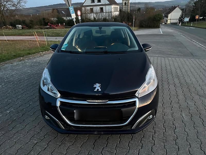 Gebraucht Peugeot 208 82 PS (60 kW) 2017 Blau Kleinwagen