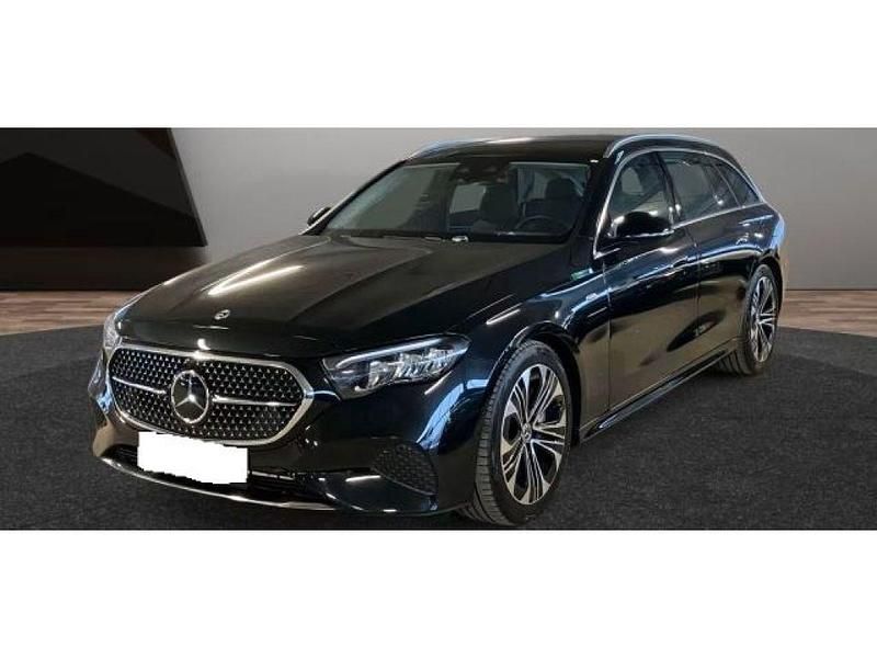 Gebraucht Mercedes E300 Avantgarde 313 PS (230 kW) 2025 Obsidianschwarzmetallic (metallic) Kombi