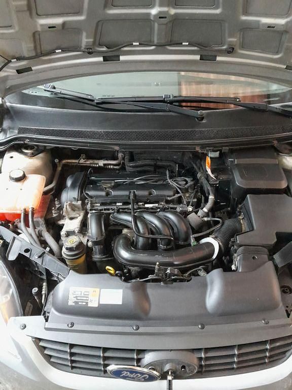 Gebraucht Ford Focus Ghia 101 PS (74 kW) 2008 Silber Limousine