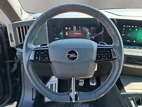 Gebraucht Opel Astra 131 PS (96 kW) 2023 Karbon schwarz (metallic) Kleinwagen