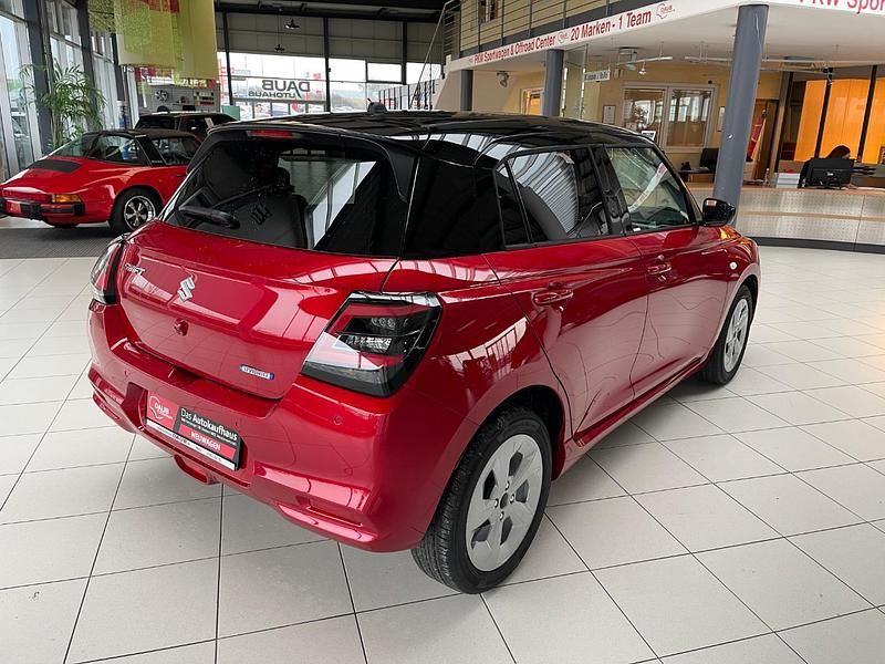 Gebraucht Suzuki Swift Comfort 83 PS (61 kW) 2025 Burning red pearl metallic Kleinwagen