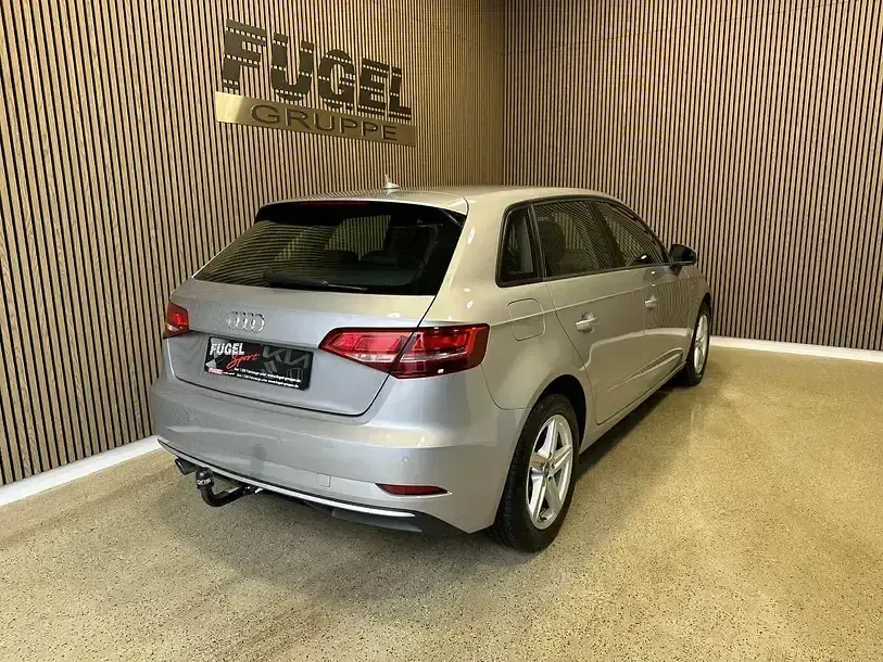 Gebraucht Audi A3 Basis 116 PS (85 kW) 2018 Silber Limousine
