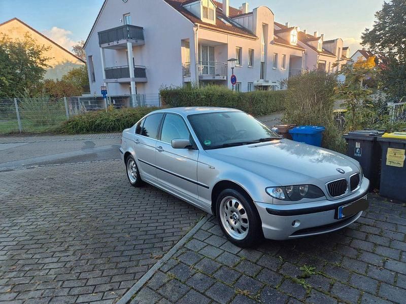 Silber Gebraucht 2004 BMW 318 Limousine | 1.500 € (Superpreis) - Bild 1/4