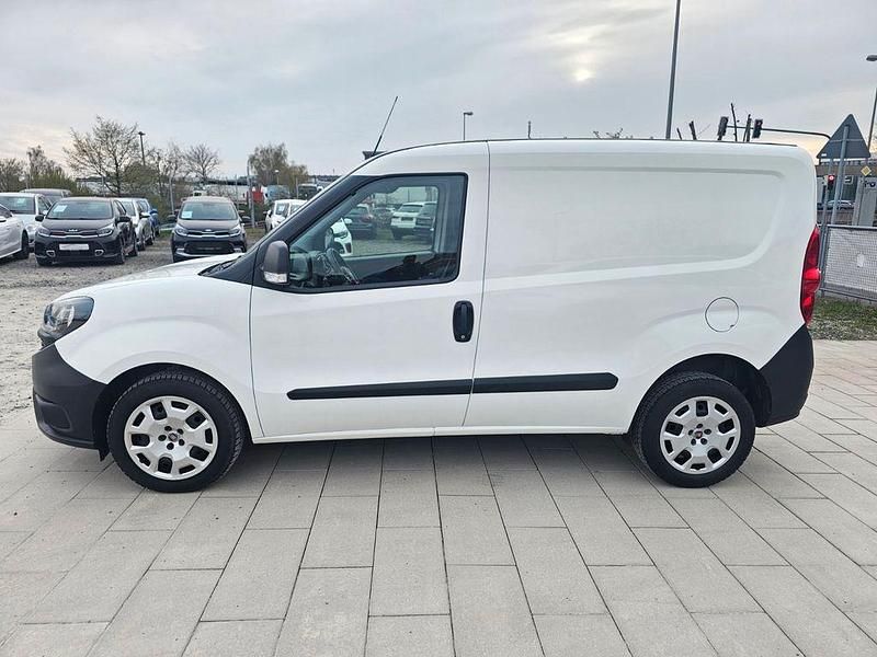 Gebraucht Fiat Doblò 95 PS (69 kW) 2020 Weiß Van / Kleinbus