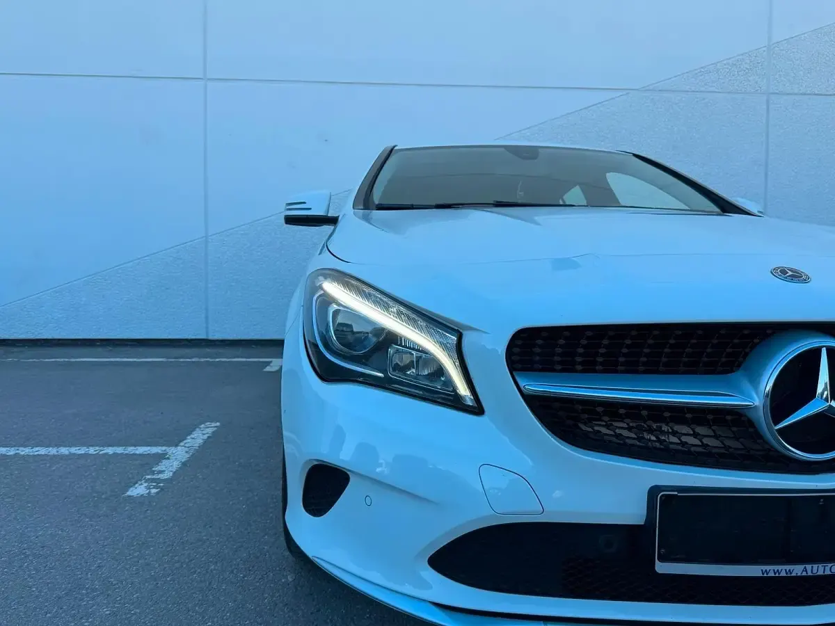 Gebraucht Mercedes CLA180 122 PS (89 kW) 2017 Weiß Limousine