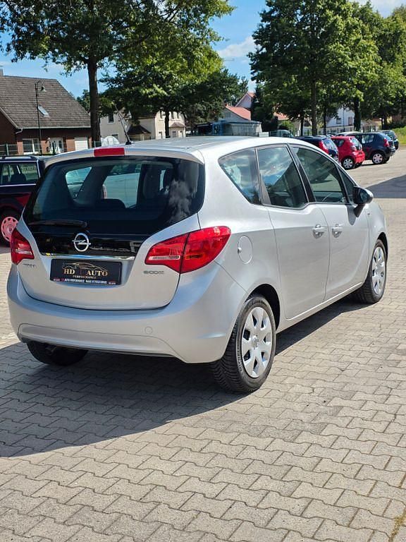 Gebraucht Opel Meriva Edition 95 PS (69 kW) 2011 Silber Van / Kleinbus