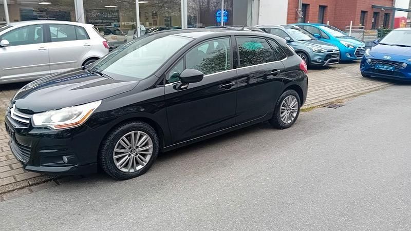 Gebraucht Citroën C4 Tendance 120 PS (88 kW) 2011 Schwarz Limousine
