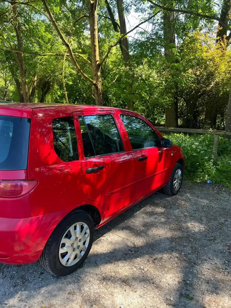 Gebraucht Mazda 2 75 PS (55 kW) 2004 Rot Kleinwagen