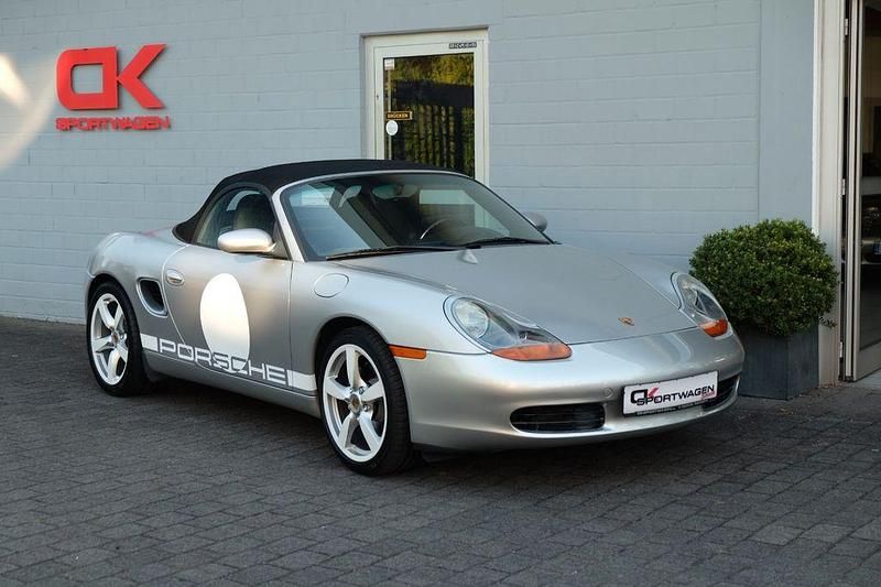 Silber Gebraucht 2001 Porsche Boxster Cabrio | 16.300 € (Fairer Preis) - Bild 1/4