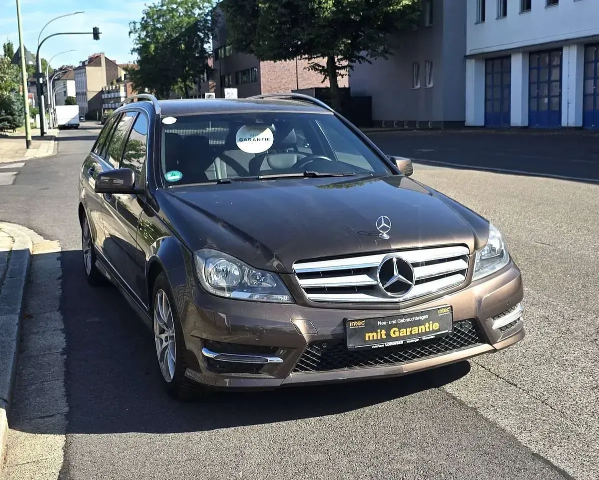 Gebraucht Mercedes C250 204 PS (150 kW) 2013 Dolomitbraun  metalliclack Kombi