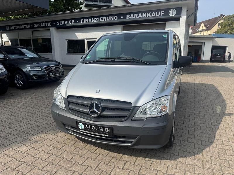 Grau Gebraucht 2012 Mercedes Vito Van / Kleinbus | 12.850 € (Teuer) - Bild 1/4