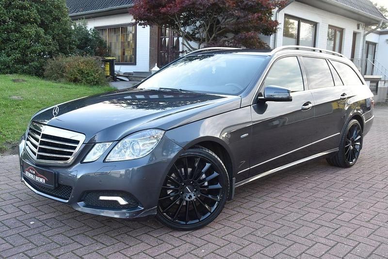 Grau Gebraucht 2010 Mercedes E220 Avantgarde Kombi | 7.499 € (Fairer Preis) - Bild 1/4